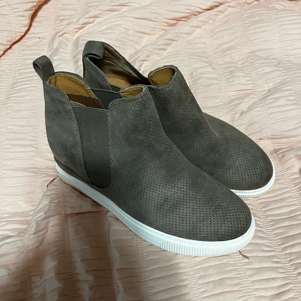 DV by Dolce Vita wedge shoes - size 9